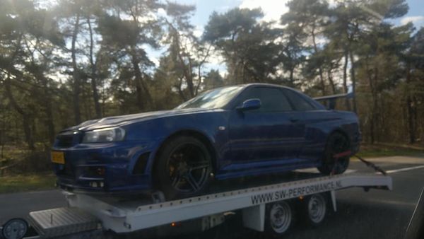 08-TB-XF: NISSAN SKYLINE GT-R uit 1999