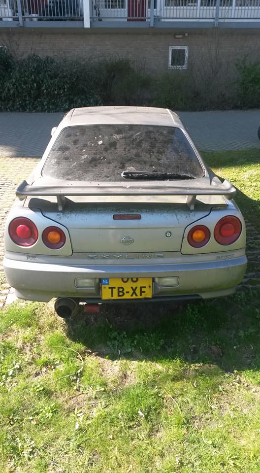 08-TB-XF: NISSAN SKYLINE GT-R uit 1999