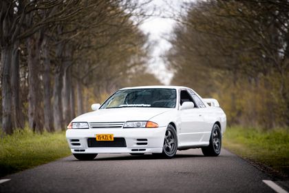 15-KZL-8: NISSAN SKYLINE uit 1994