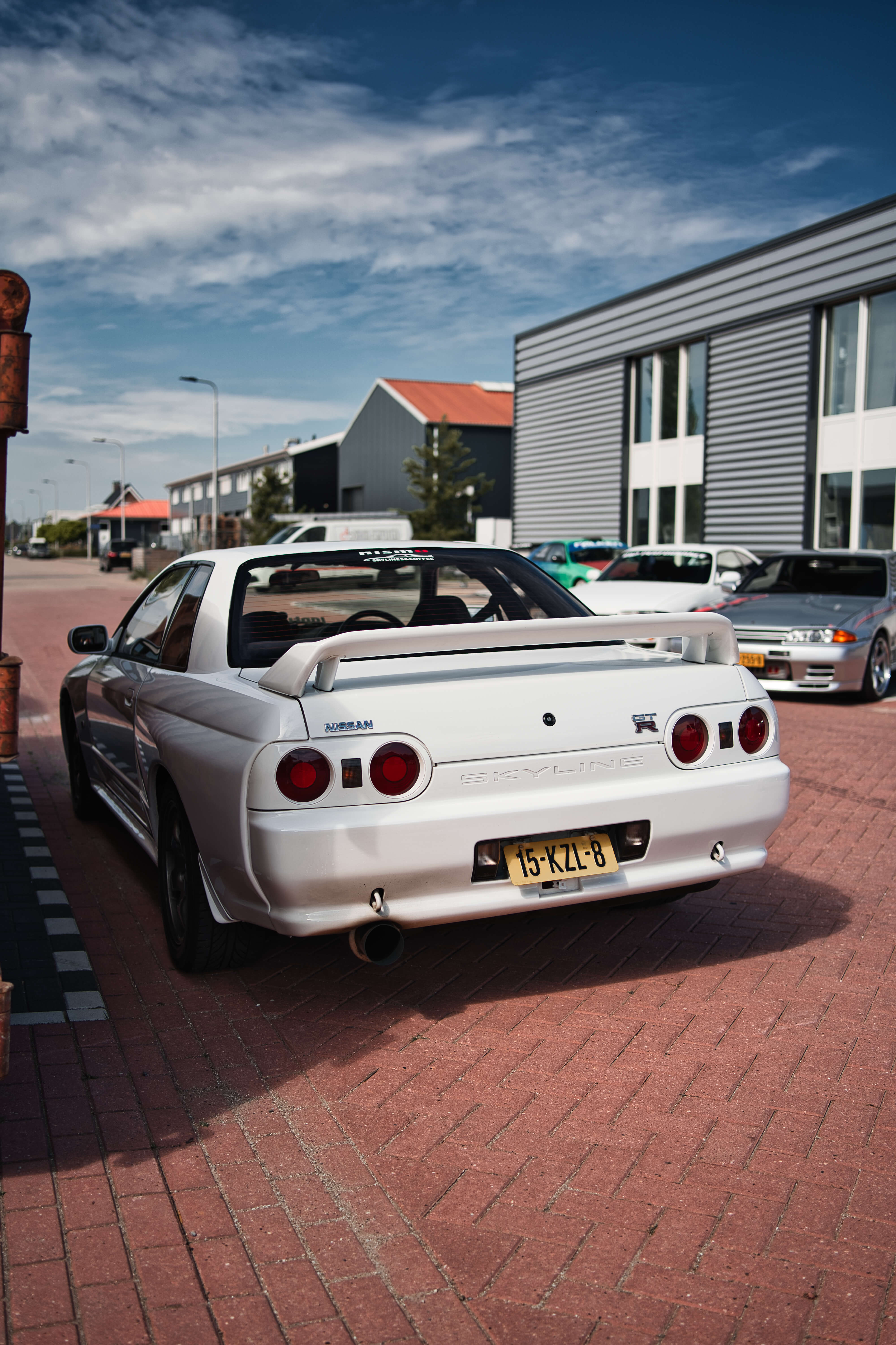 15-KZL-8: NISSAN SKYLINE uit 1994