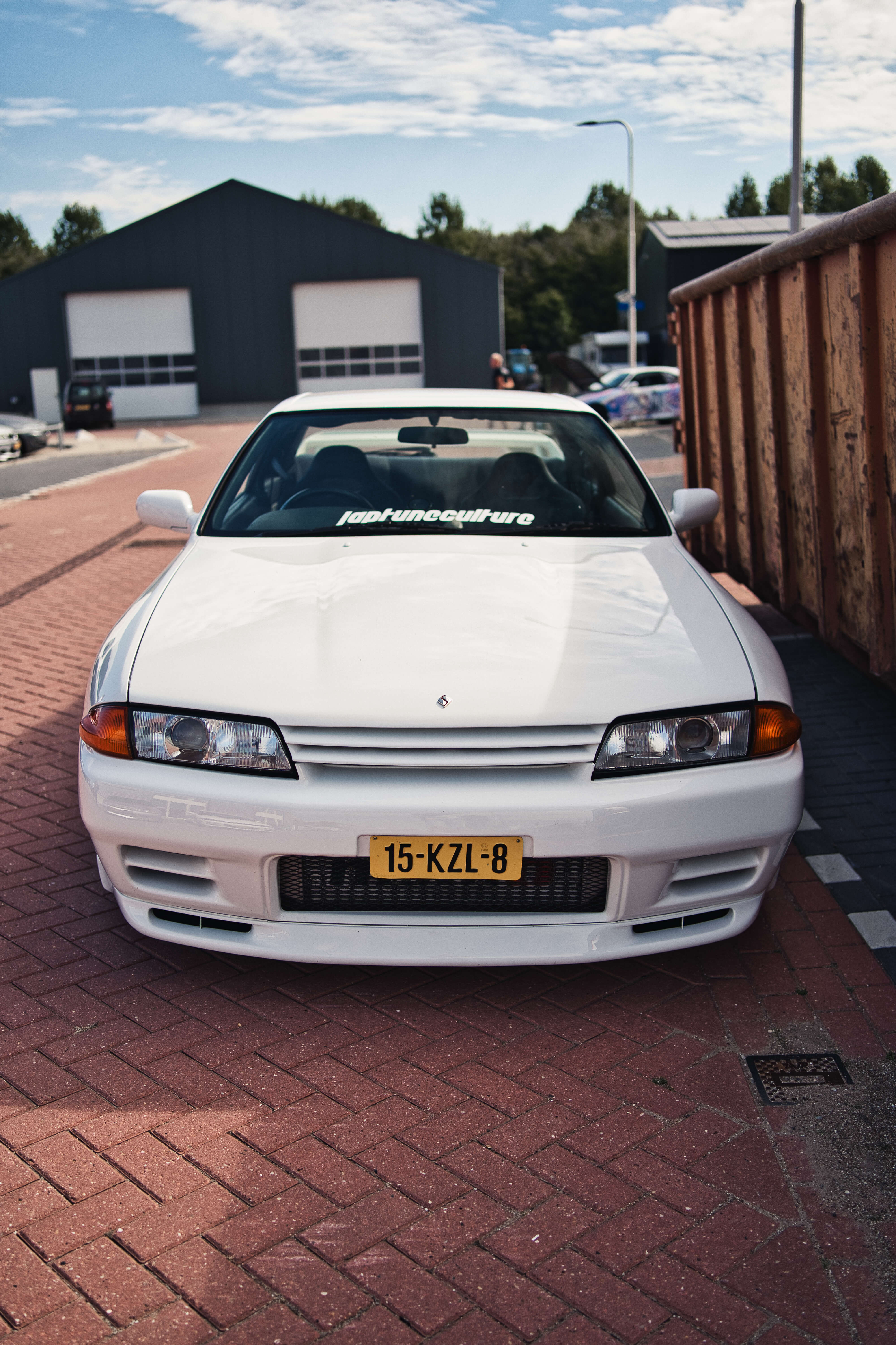 15-KZL-8: NISSAN SKYLINE uit 1994