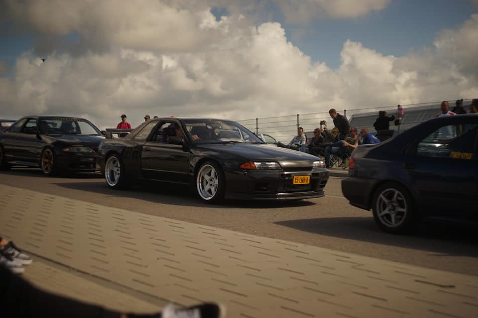 15-LNH-8: NISSAN SKYLINE uit 1992