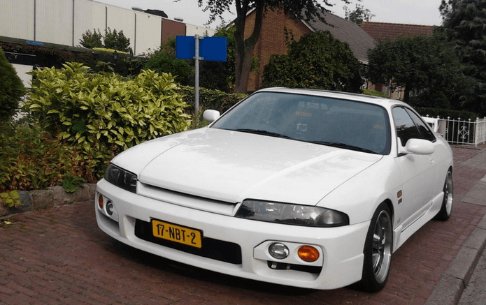 17-NBT-2: NISSAN SKYLINE GT-R uit 1996