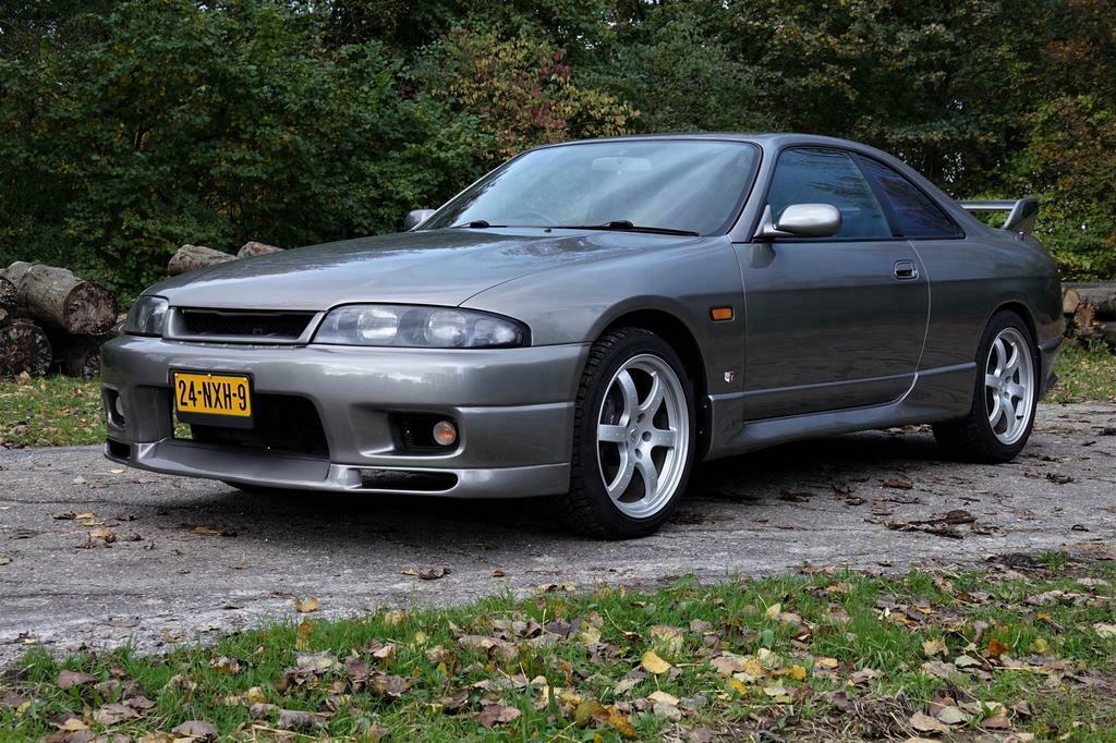 24-NXH-9: NISSAN SKYLINE GTST uit 1997