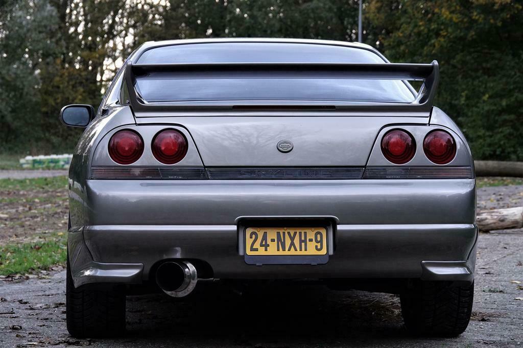 24-NXH-9: NISSAN SKYLINE GTST uit 1997