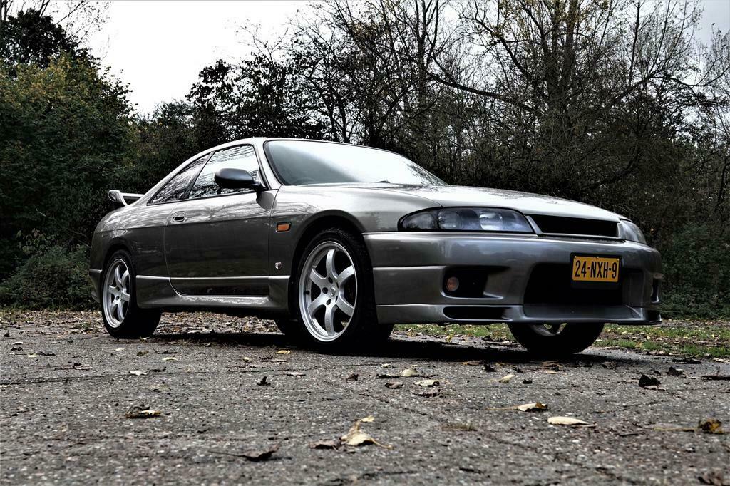 24-NXH-9: NISSAN SKYLINE GTST uit 1997