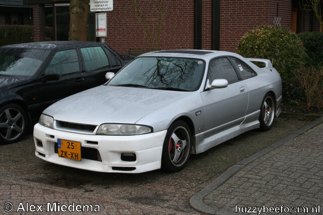 25-ZK-XH: NISSAN SKYLINE uit 1995