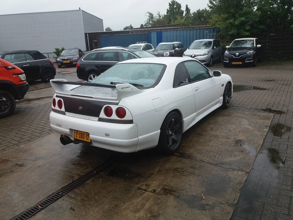 2-SBG-12: NISSAN SKYLINE uit 1996