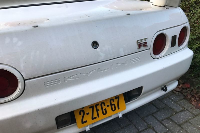 2-ZFG-67: NISSAN SKYLINE uit 1995