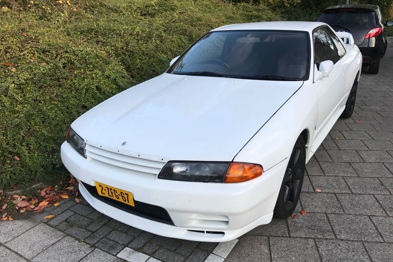 2-ZFG-67: NISSAN SKYLINE uit 1995