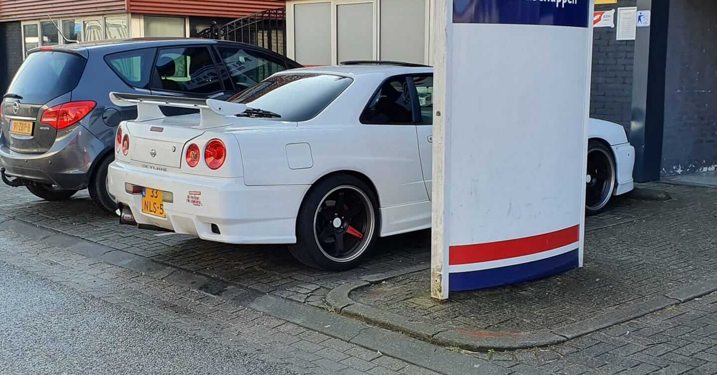 33-NLS-5: NISSAN SKYLINE GT-T uit 2000