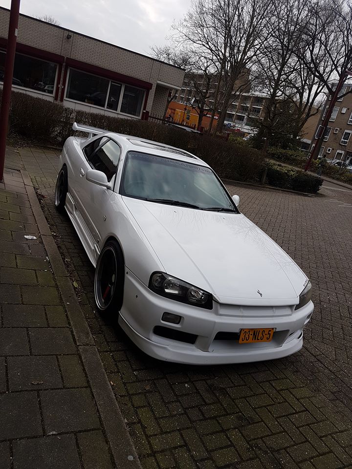 33-NLS-5: NISSAN SKYLINE GT-T uit 2000