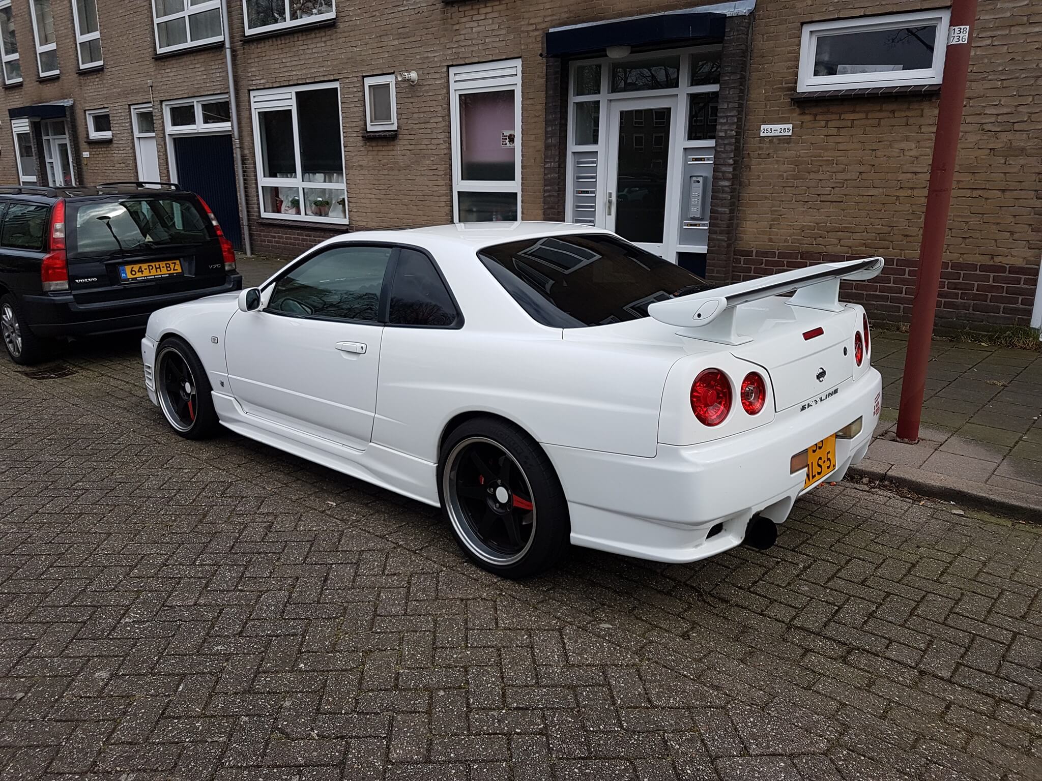 33-NLS-5: NISSAN SKYLINE GT-T uit 2000