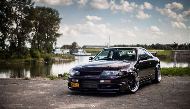 35-GLZ-5: NISSAN SKYLINE uit 1996