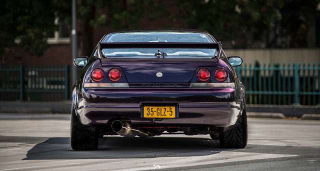 35-GLZ-5: NISSAN SKYLINE uit 1996