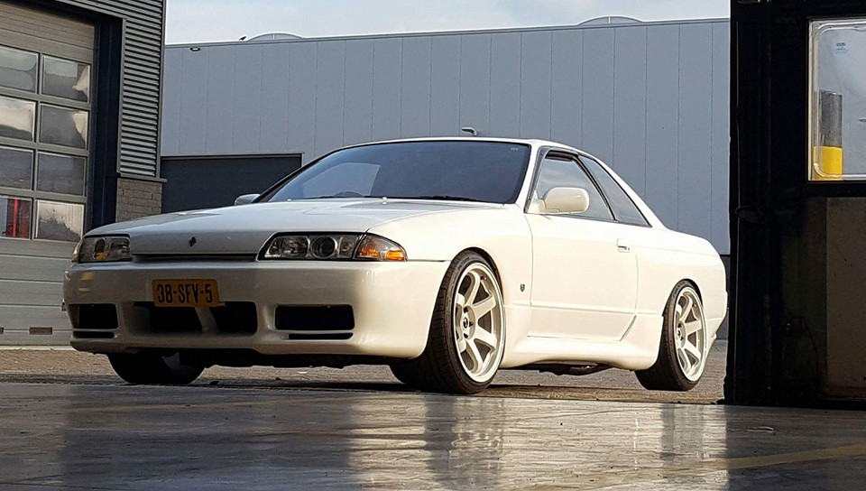 38-SFV-5: NISSAN SKYLINE GTS-T uit 1991