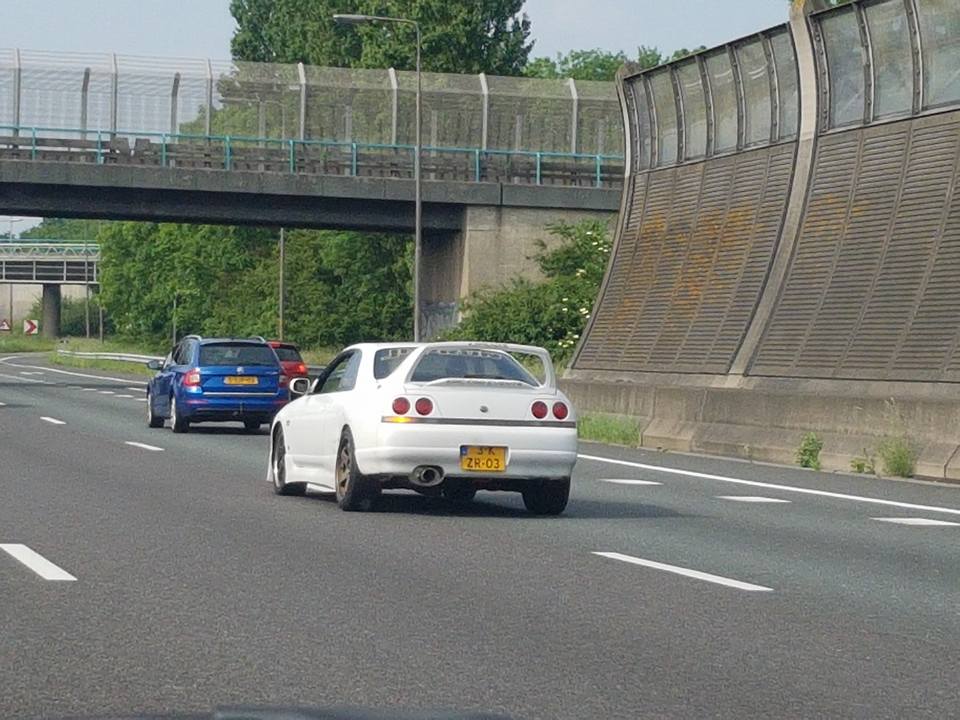 3-KZR-03: NISSAN SKYLINE uit 1995