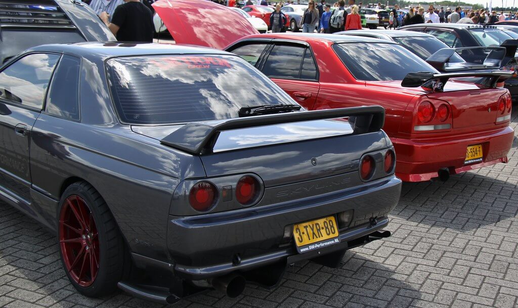 3-TXR-88: NISSAN SKYLINE uit 1992