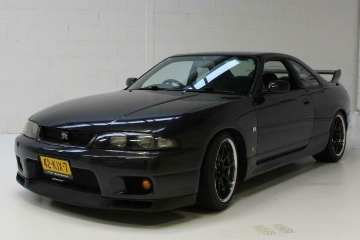 42-KJX-7: NISSAN SKYLINE uit 1995