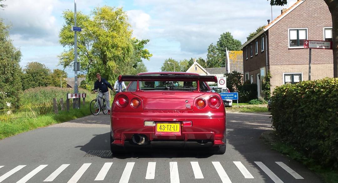 43-TZ-LJ: NISSAN SKYLINE R34-GTR V-SPEC uit 2001