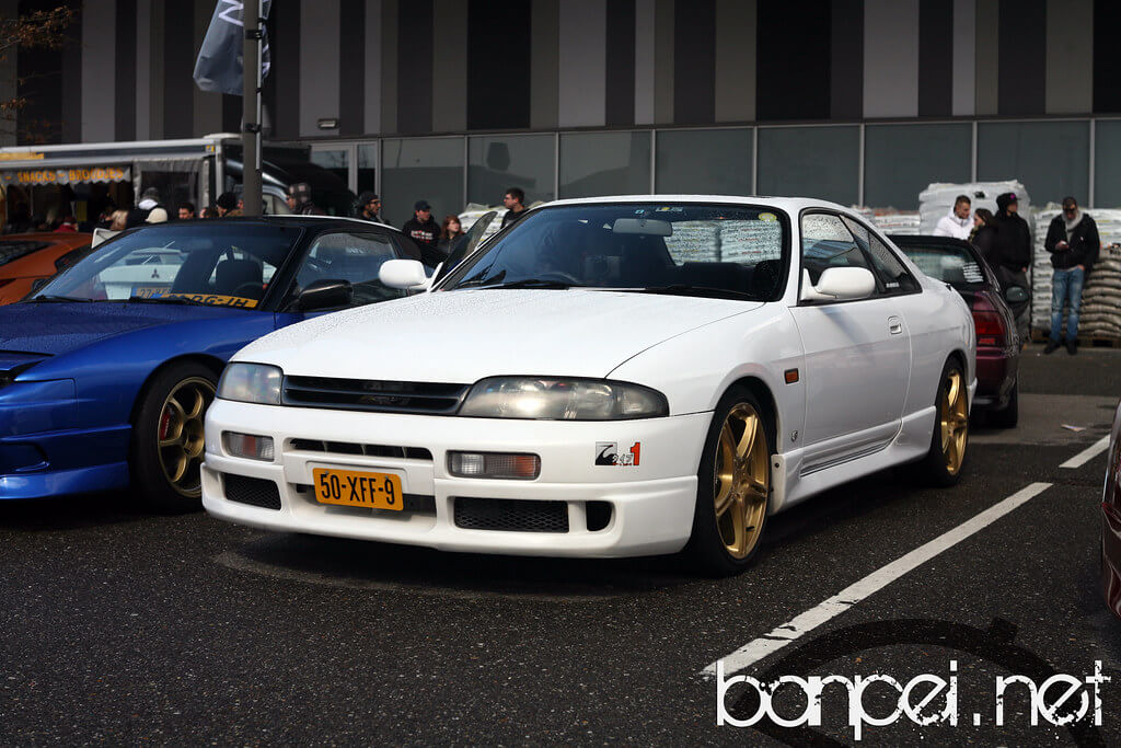 50-XFF-9: NISSAN SKYLINE uit 1994