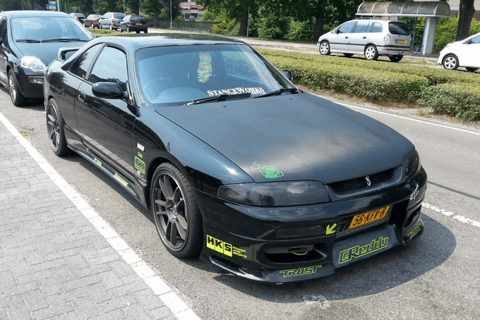 56-KFV-8: NISSAN SKYLINE uit 1995