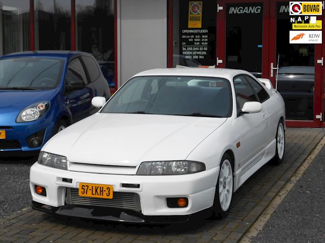 57-LKH-3: NISSAN SKYLINE uit 1996