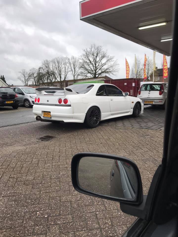 58-HSV-6: NISSAN SKYLINE R33 uit 1994