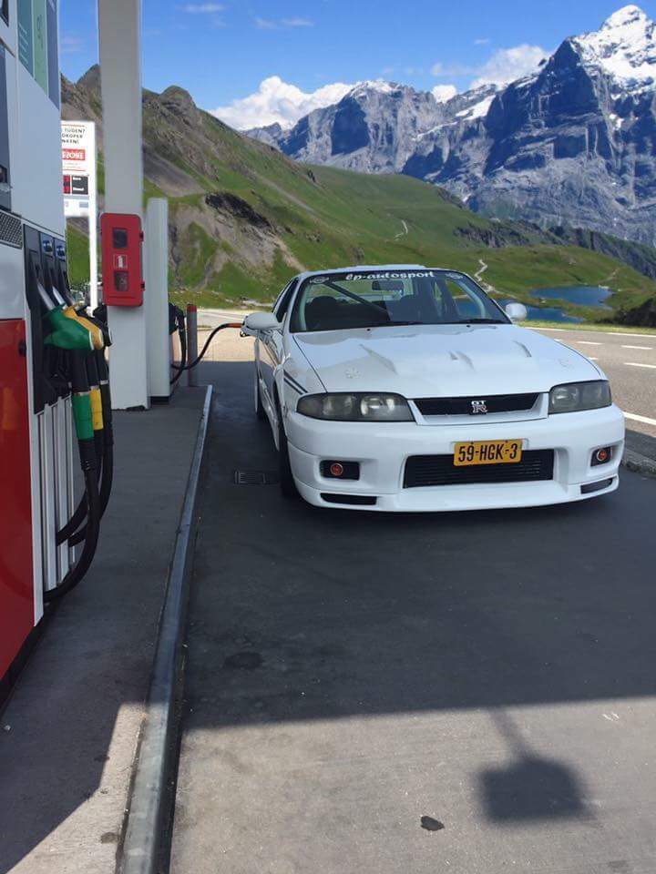 59-HGK-3: NISSAN SKYLINE uit 1996