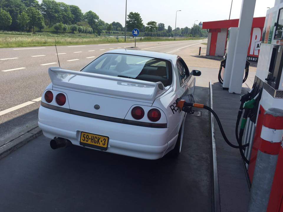 59-HGK-3: NISSAN SKYLINE uit 1996