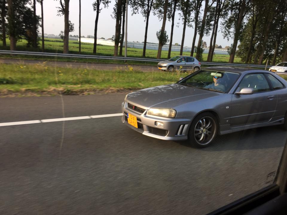 5-XSP-51: NISSAN SKYLINE uit 1998