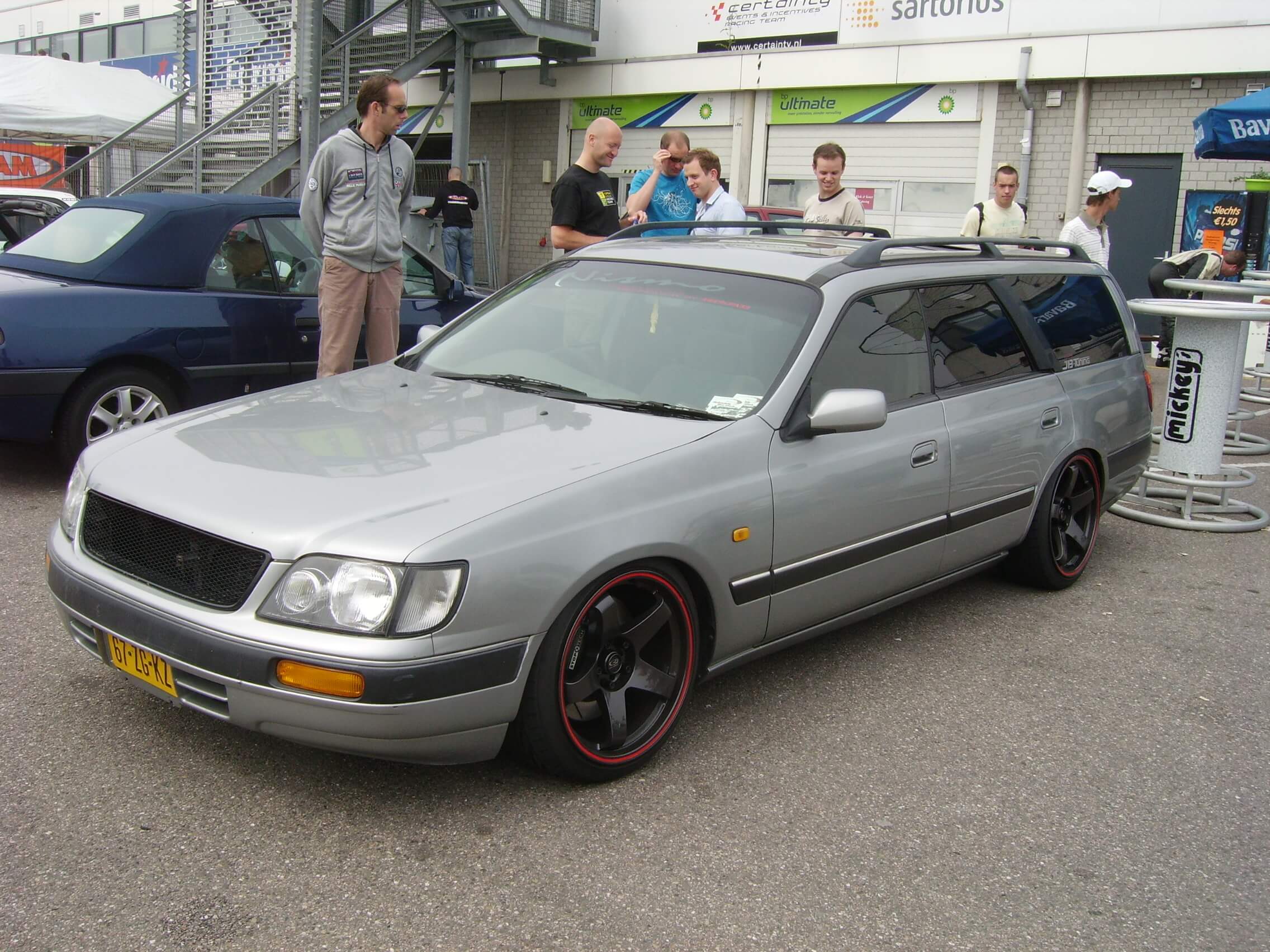 67-ZG-KZ: NISSAN ESTATE uit 1996