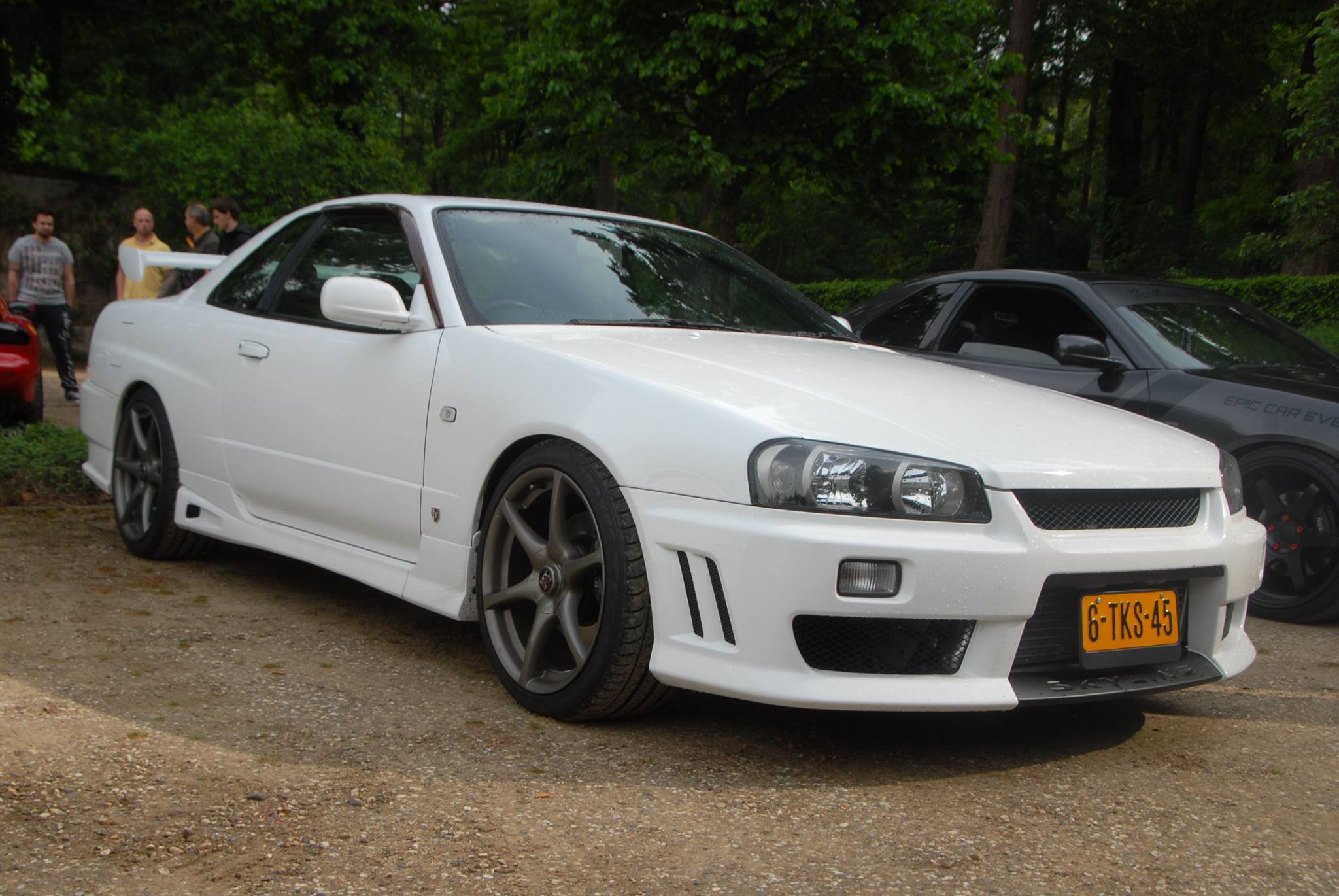 6-TKS-45: NISSAN SKYLINE GTT uit 1998