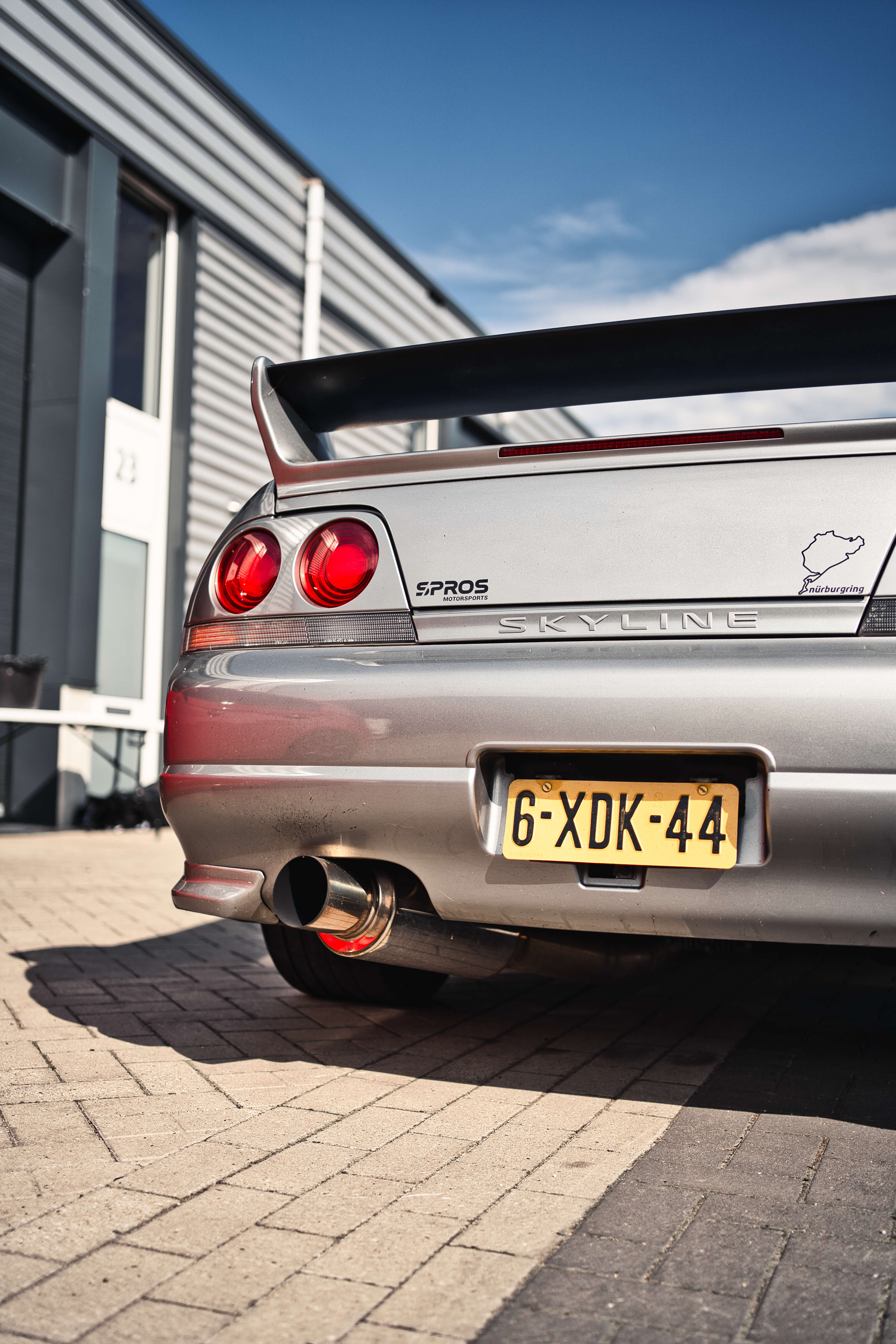 6-XDK-44: NISSAN SKYLINE uit 1997