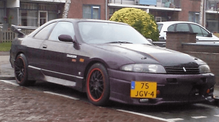 75-JGV-4: NISSAN SKYLINE uit 1994