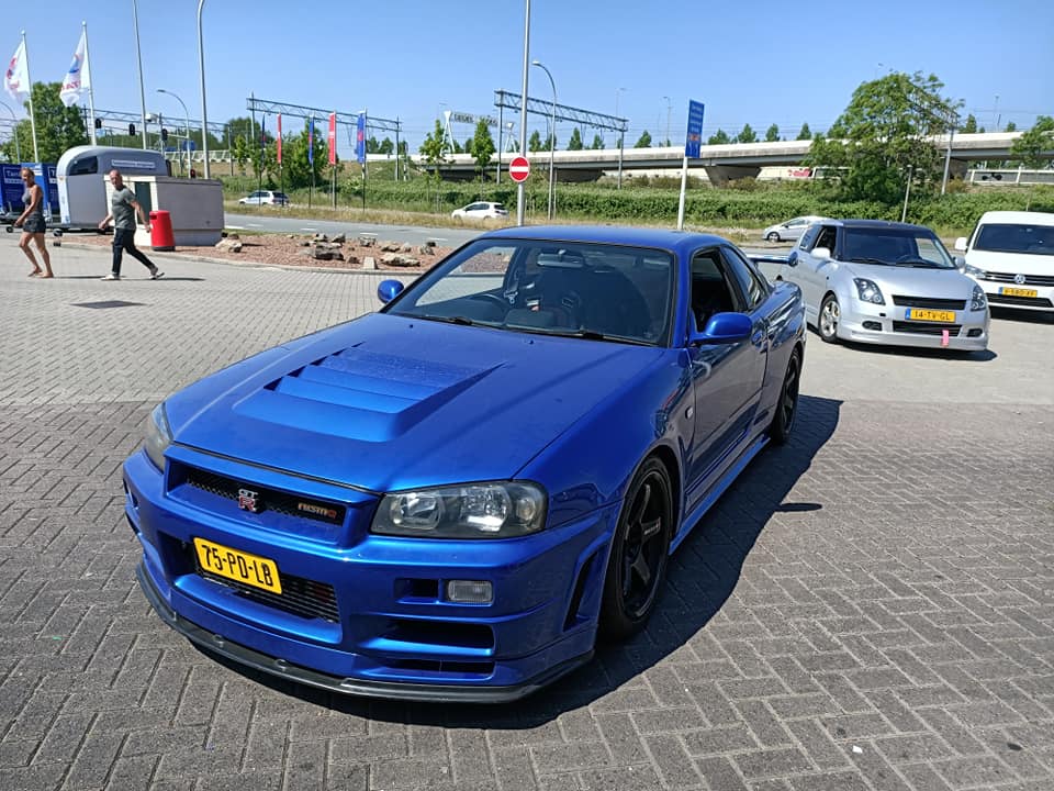 75-PD-LB: NISSAN SKYLINE R34 GT-R R-TUNE uit 1999