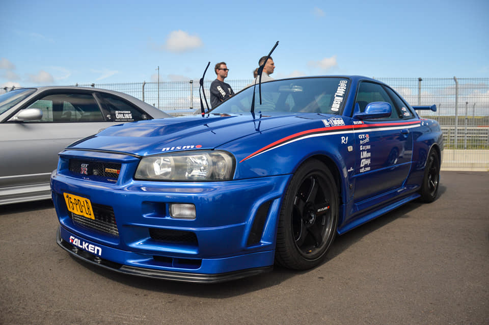 75-PD-LB: NISSAN SKYLINE R34 GT-R R-TUNE uit 1999