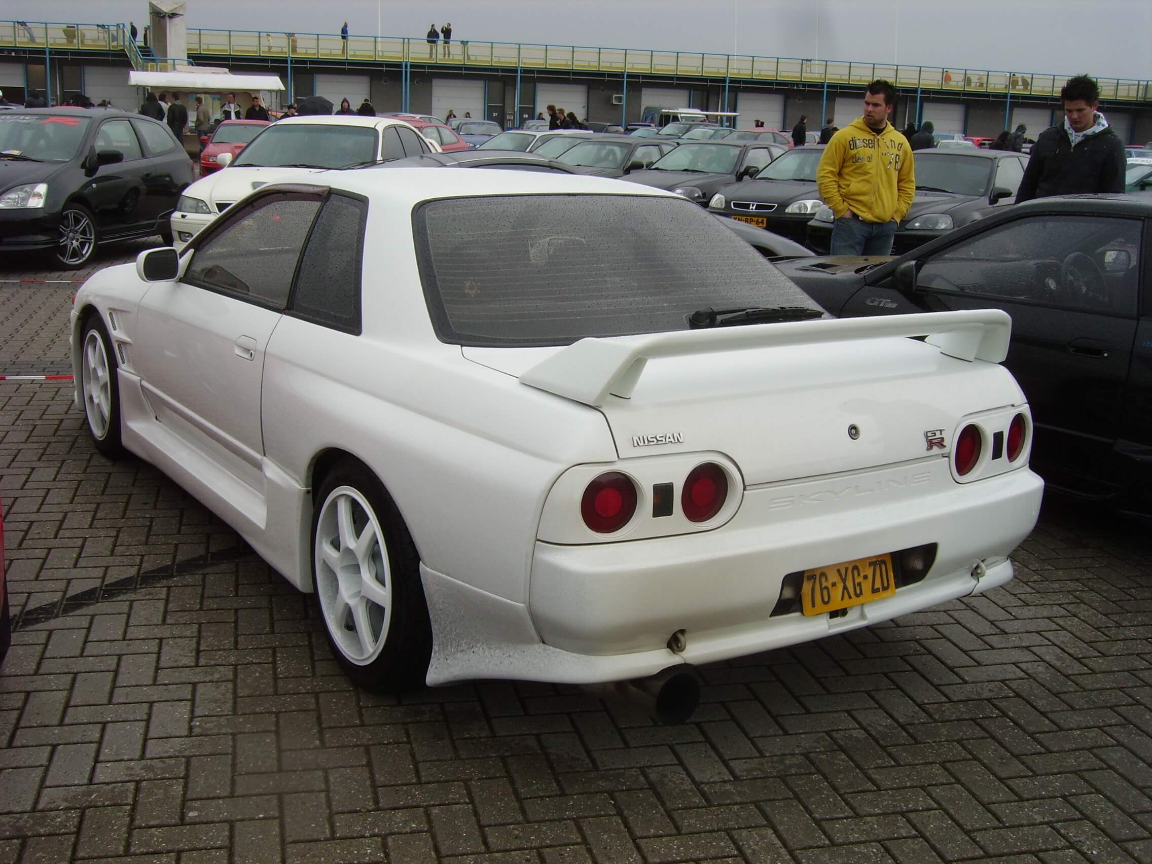 76-XG-ZD: NISSAN SKYLINE GTR uit 1994