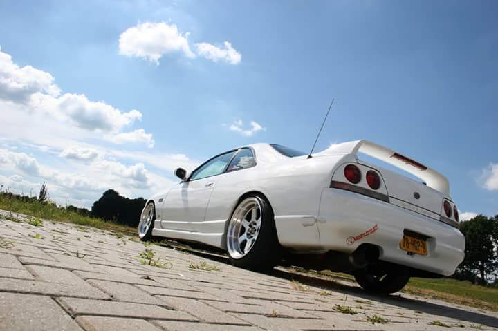 78-HGP-9: NISSAN SKYLINE uit 1995