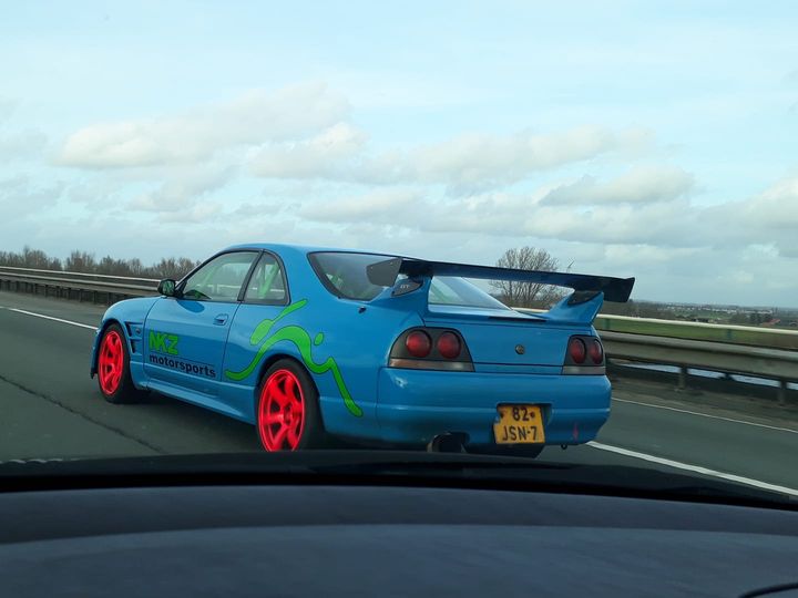 82-JSN-7: NISSAN SKYLINE GT.R uit 1995