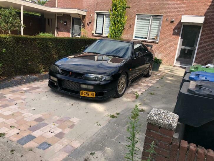 8-SNV-79: NISSAN SKYLINE uit 1995