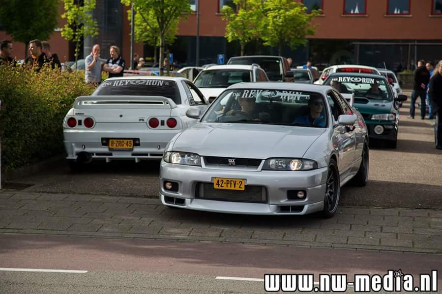 8-ZRG-45: NISSAN SKYLINE uit 1994