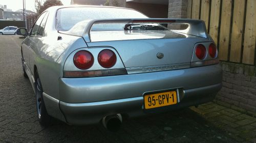 95-GPV-1: NISSAN SKYLINE uit 1996