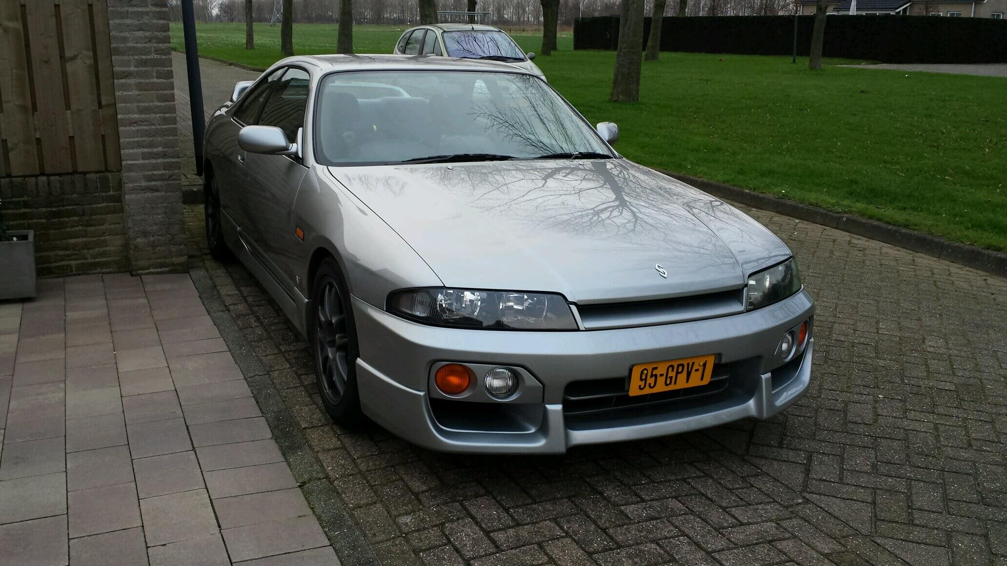 95-GPV-1: NISSAN SKYLINE uit 1996