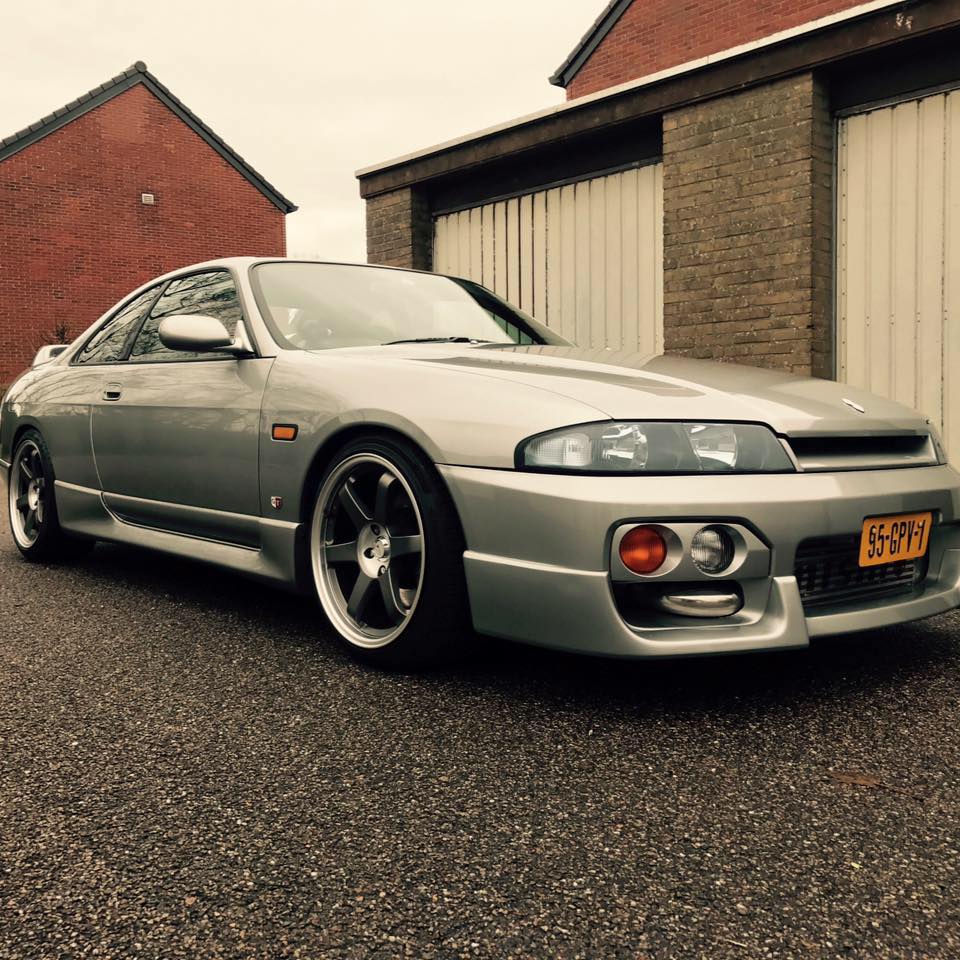 95-GPV-1: NISSAN SKYLINE uit 1996