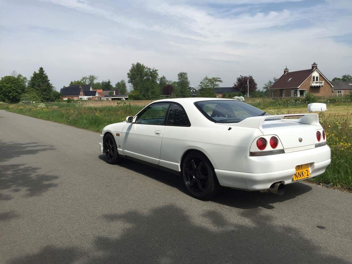 97-NNK-2: NISSAN SKYLINE GT uit 1996