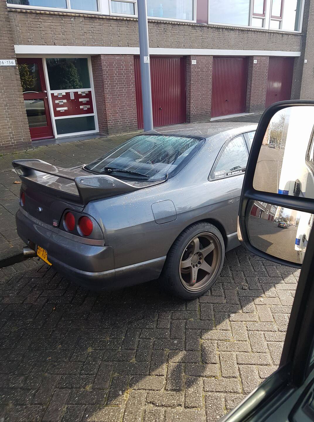 97-XS-HK: NISSAN SKYLINE R33 GTS-T uit 1994