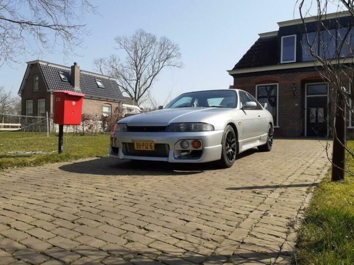 99-PJZ-6: NISSAN SKYLINE uit 1996