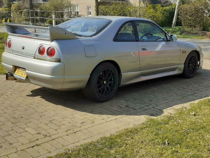 99-PJZ-6: NISSAN SKYLINE uit 1996