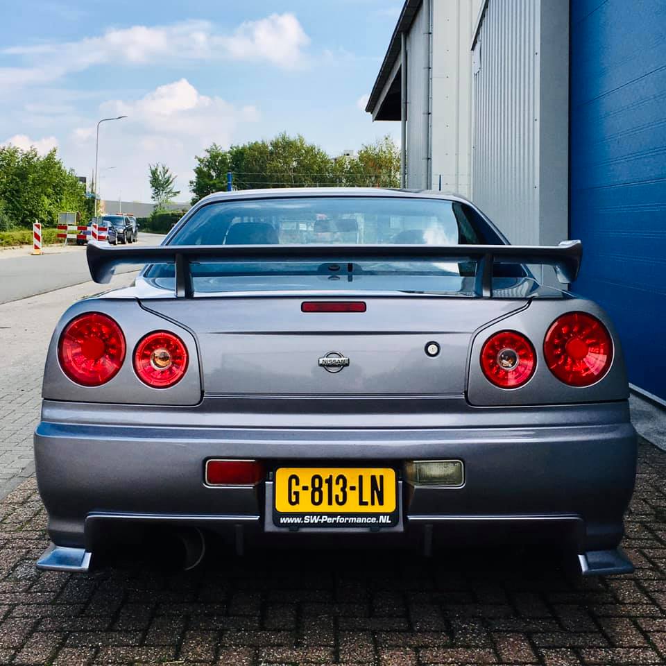 G-813-LN: NISSAN SKYLINE GT-R uit 1998